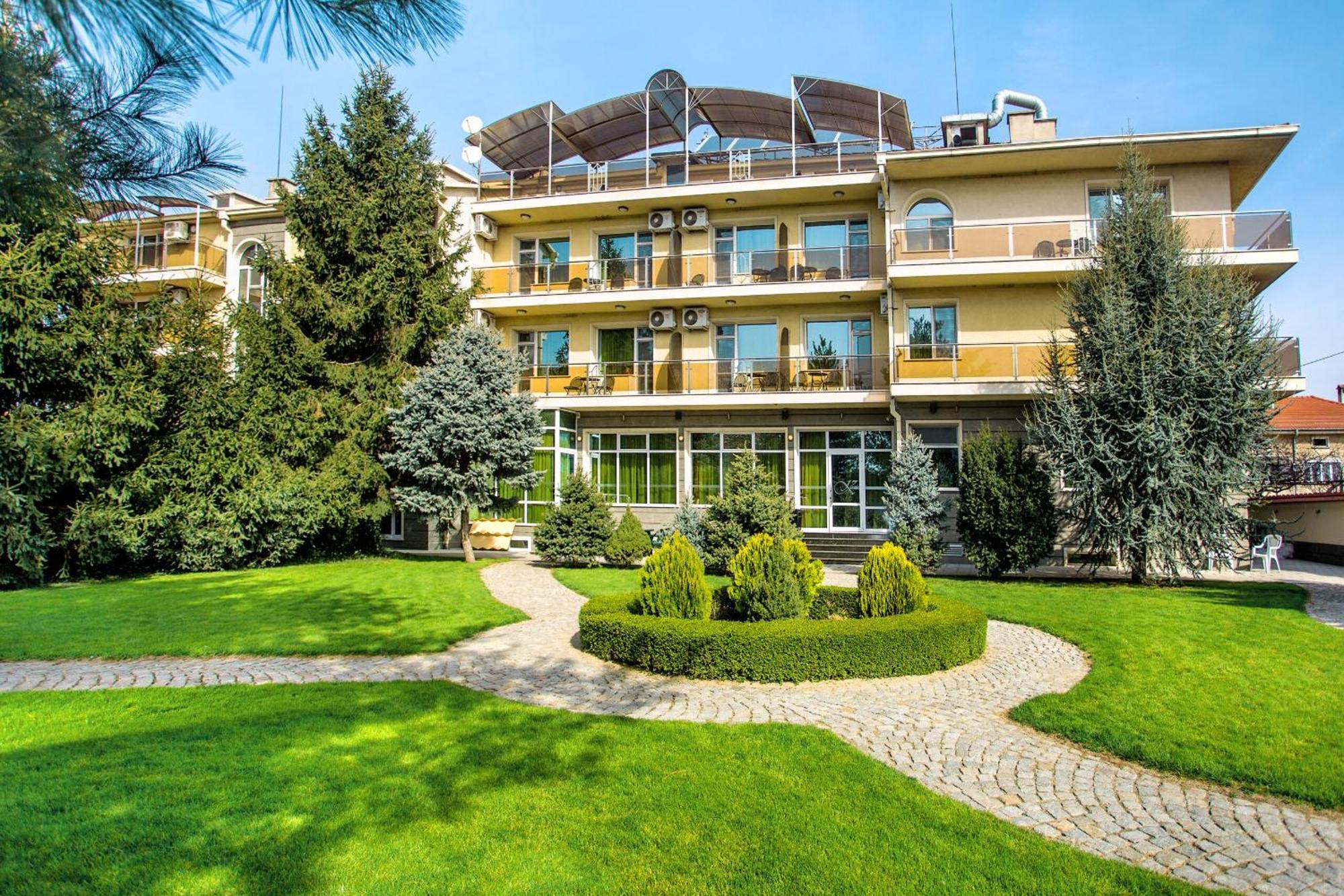 Парк-Хотел Клементина Труд Экстерьер фото
